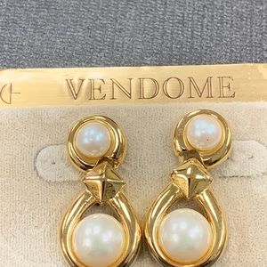 90’s VINTAGE Gold plated earrings by Vendome